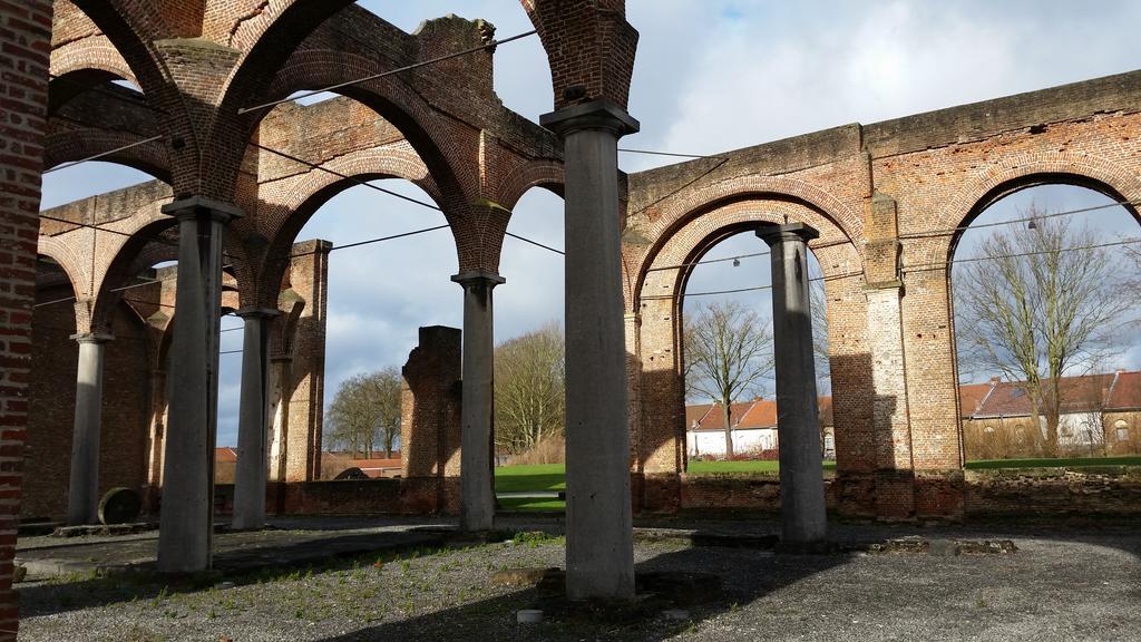 Aux Charmes De La Campagne Villa Hautrage Exterior foto