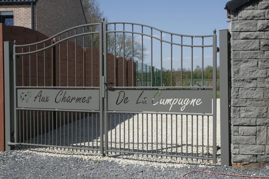 Aux Charmes De La Campagne Villa Hautrage Exterior foto